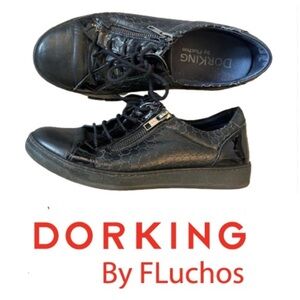 DORKING Black Shoes with Side Zippers and Rubber Soles